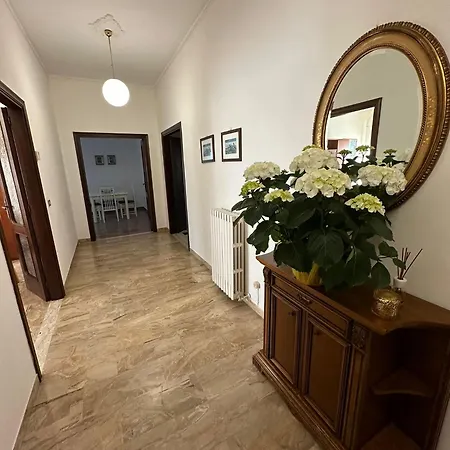 La Casa Di Stefania Vista Mare Apartment *