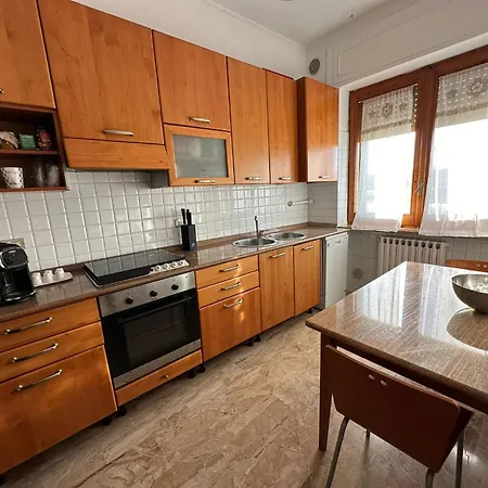 La Casa Di Stefania Vista Mare Апартаменты *